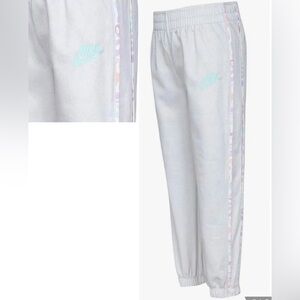 Nike Girls’ Sz 6 Pale Gray Spot‎ On Tricot Joggers